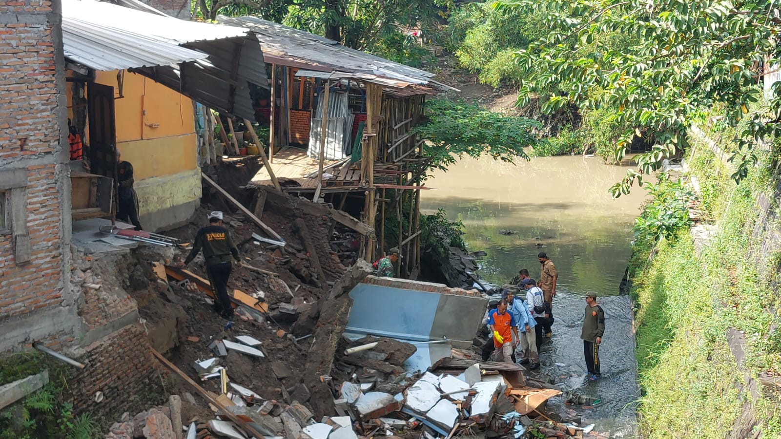 Gibran Pastikan Perbaikan Rumah Rusak Terdampak Bencana Alam di Solo