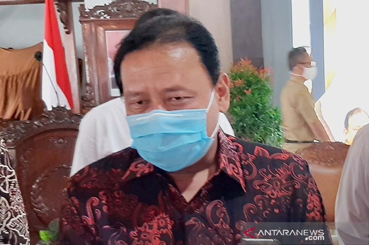 Ketua Bawaslu RI Abhan saat memberi keterangan pers di Purwokerto, Kabupaten Banyumas, Jawa Tengah, Senin (30/11/2020). (ANTARA/Sumarwoto)