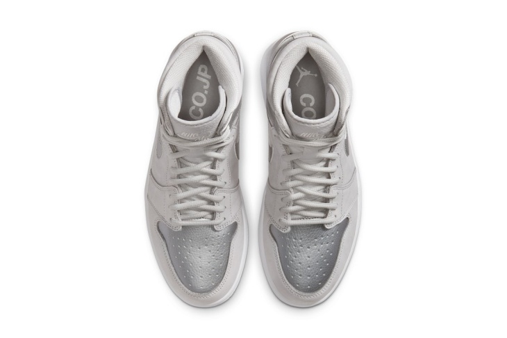 insole Air Jordan 1 Retro High OG Co.JP "Metallic Silver" . (Foto Hypebeast)