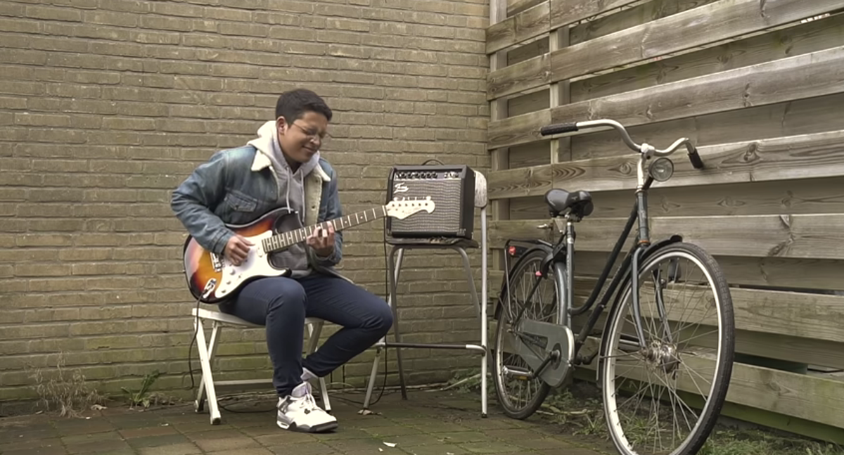 Makna Lirik Lagu Primadona Adikara