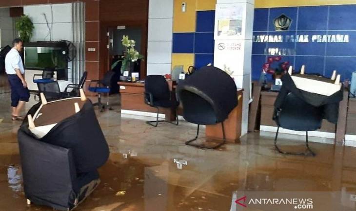 Gerindra Persilakan Warga Gugat Pemprov DKI akibat Banjir