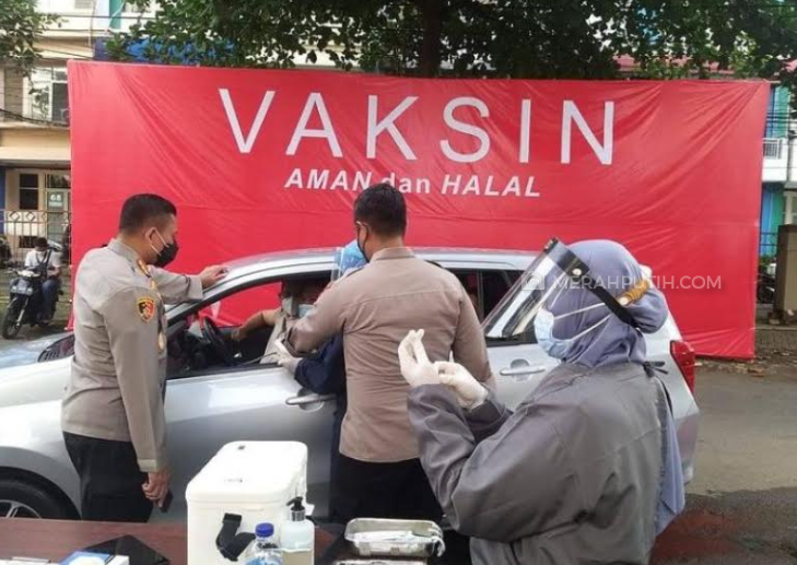 Polres Jaksel Gelar Vaksinasi COVID-19 'Drive Thru'