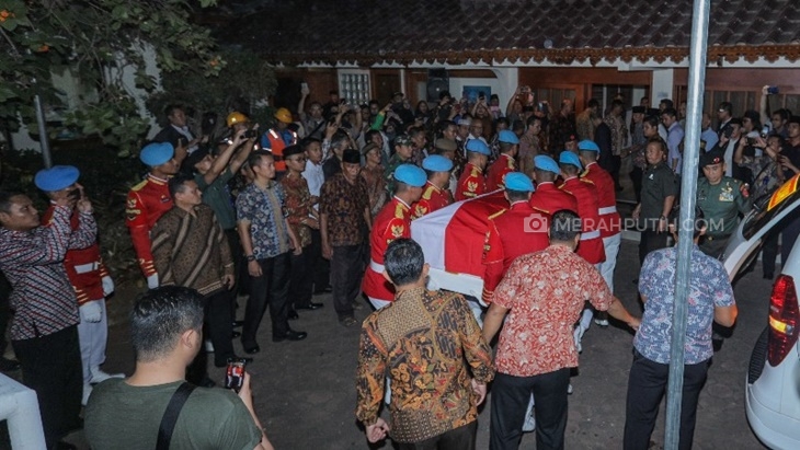 Jenazah BJ Habibie Tiba di Rumah Duka Patra Kuningan