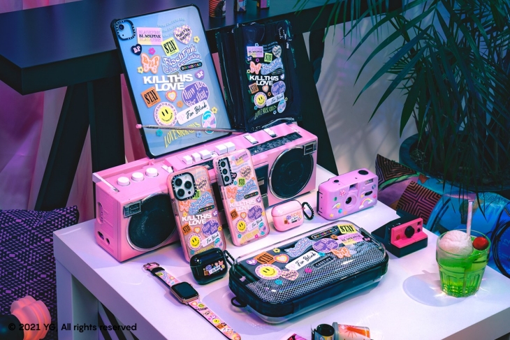 Koleksi limited edition ini menampilkan judul dan lirik hits mereka. (Foto: Casetify)