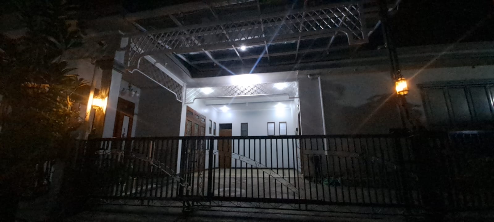 KPK Geledah Rumah Pejabat Sukoharjo Selama 3 Jam, Amankan Satu Koper