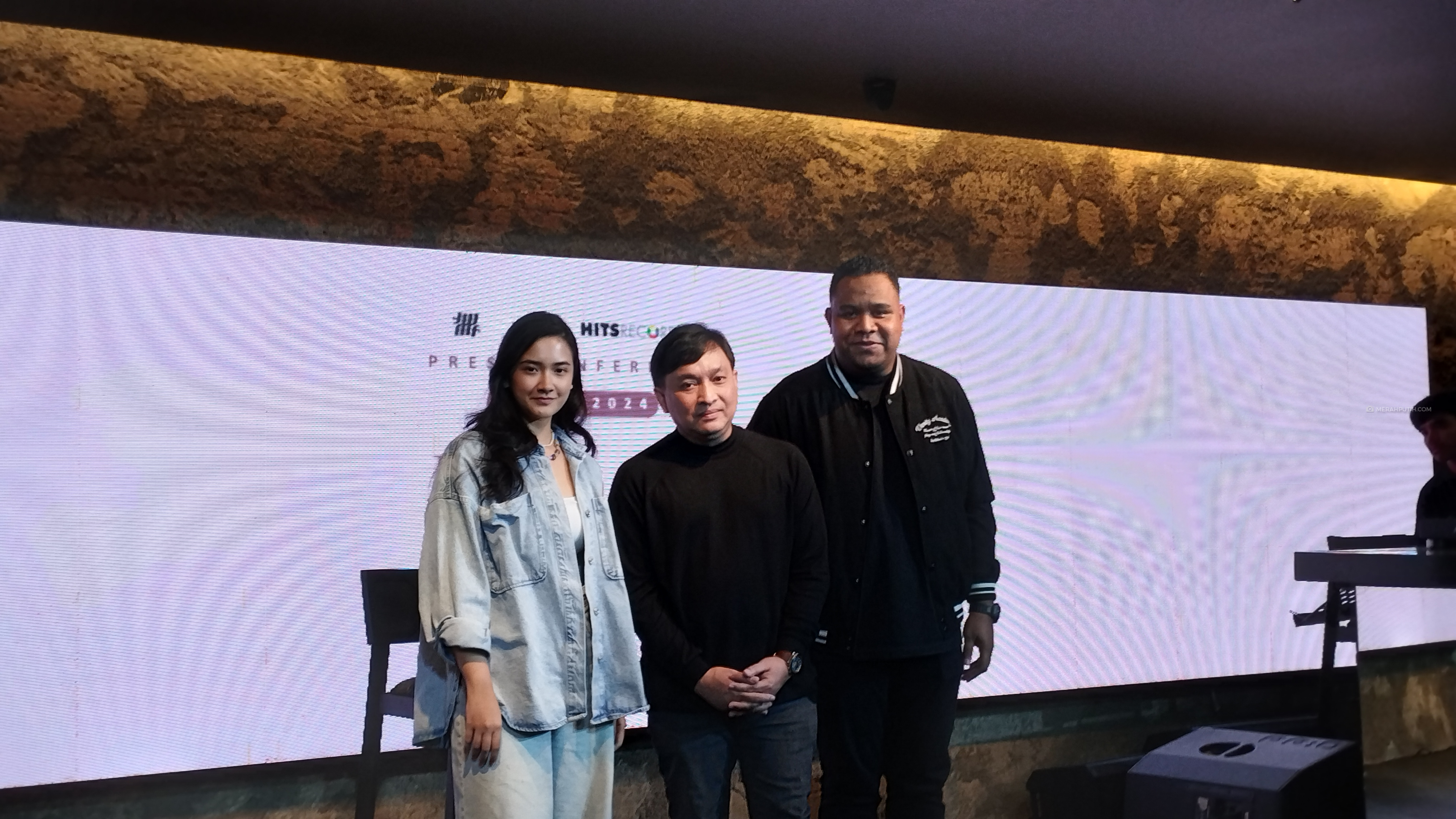 Yovie Widianto Hadirkan Single 'Bukan Sebuah Rindu' Bareng Andmesh