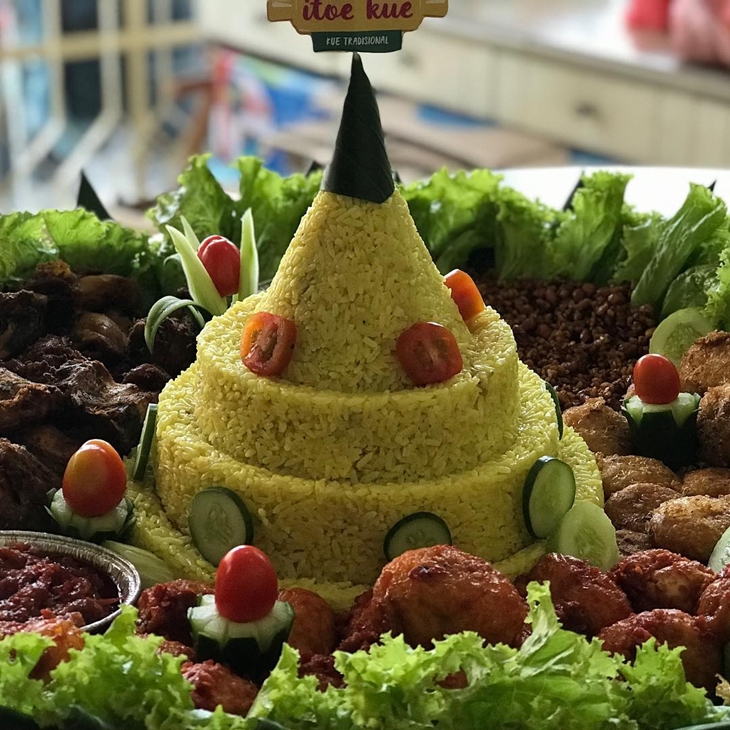 Nasi tumpeng. (Foto: instagram.com/itoe_kue)