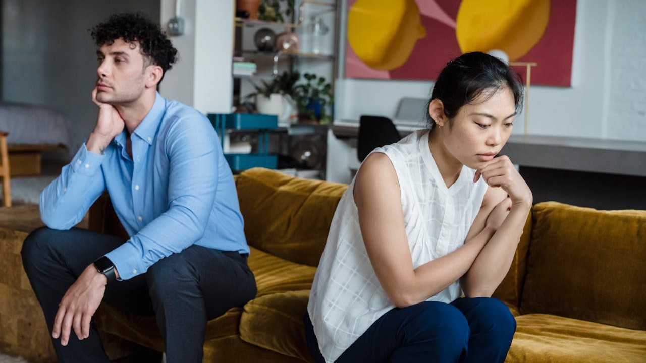 Kena Silent Treatment Sama Pasangan? Ini yang Harus Kamu Lakukan