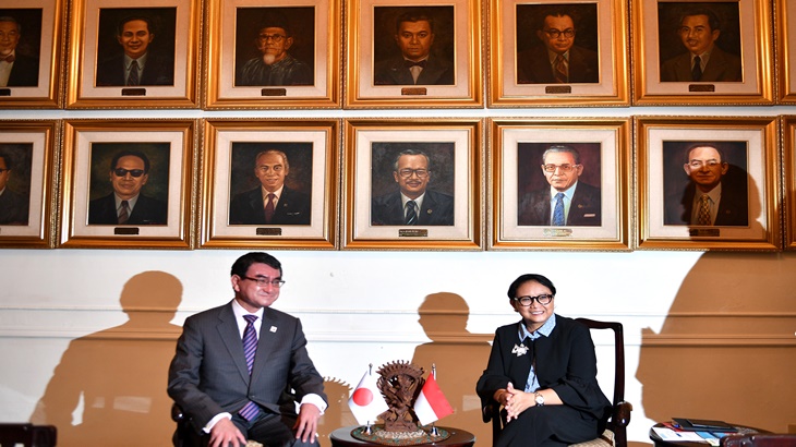 Menlu Kono dan Retno Marsudi