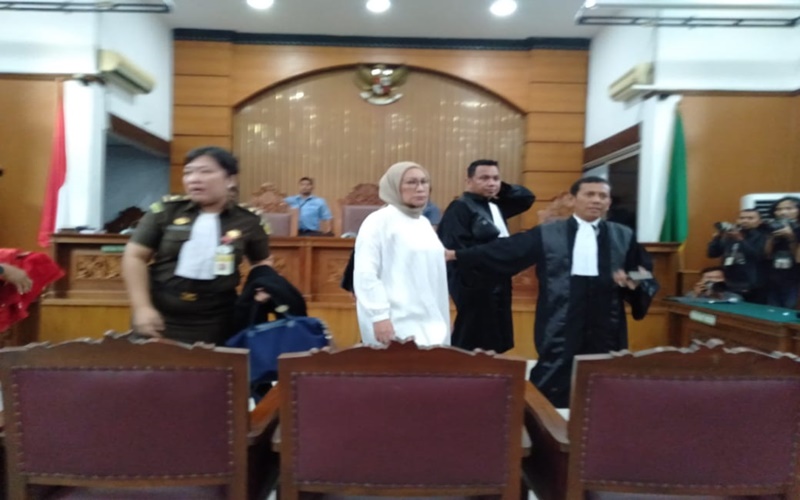 Ratna Sarumpaet terbukti bersalah menyebarkan hoaks untuk propaganda keonaran