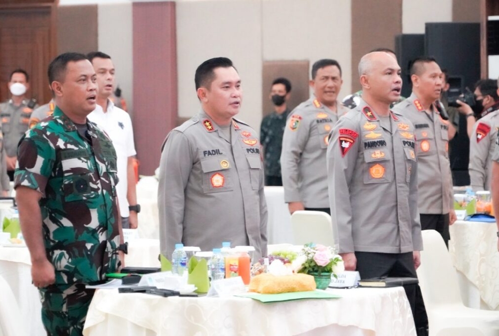 Kapolda Metro pada Patroli Perintis: Sikat Penjahat, Lindungi Masyarakat