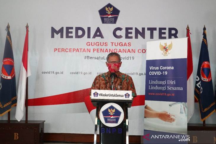 Juru Bicara Pemerintah untuk Penanganan COVID-19 Achmad Yurianto saat konferensi pers Gugus Tugas Percepatan Penanganan COVID-19 di Graha BNPB, Jakarta. (FOTO ANTARA)