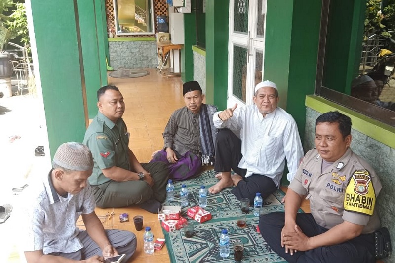 Polisi dan Masyarakat. (Foto: Polresta Tangerang).