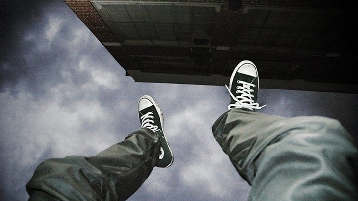 Stres Divonis Positif COVID-19, Wanita di Tambora Lompat dari Apartemen