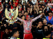 Aksi Supporter Timnas Indonesia Rayakan Garuda Melaju ke Babak Final Piala AFF 2025