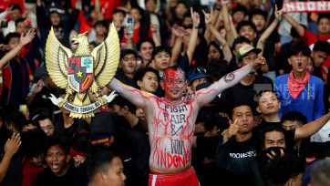 Aksi Supporter Timnas Indonesia Rayakan Garuda Melaju ke Babak Final Piala AFF 2025