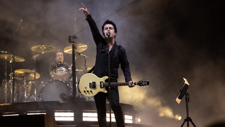 Frontman Green Day Umumkan akan Melepas Kewarganegaraan AS