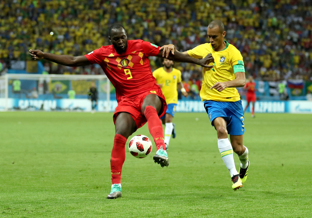 lukaku brasil merah putih 