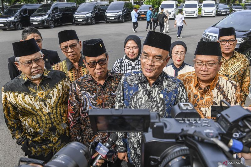 DPR Mau Atur Batas Atas Biaya Haji Furoda, Masuk Revisi UU Baru