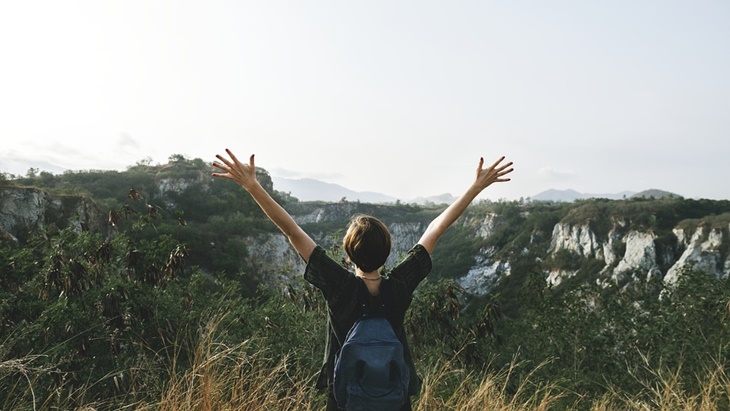 5 Keuntungan Saat Kalian Traveling Sendirian