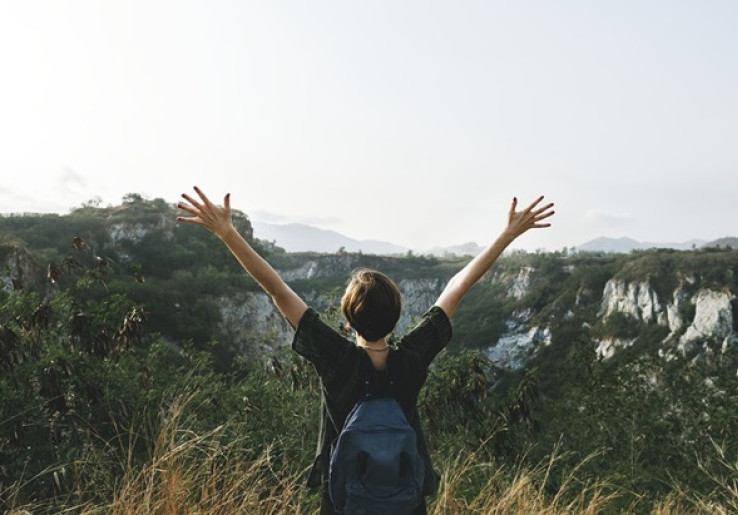 5 Keuntungan Saat Kalian Traveling Sendirian