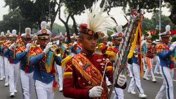 Semarak Gladi Kirab Bendera Pusaka Merah Putih Monas-Halim Jelang HUT Kemerdekaan RI ke-79