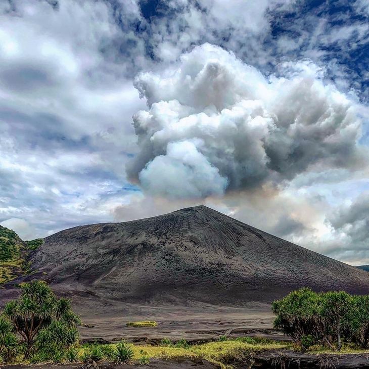   Gunung berapi Pulau Tanna. (Foto: instagram.com/yoannsavy)