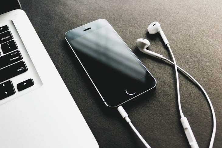 Ada promo menarik yang ditawaran Apple. (Foto: Pixabay/rupixen)