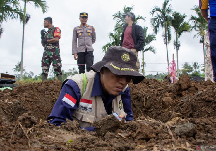 Peneliti Badan Geologi Diterjunkan Pecahkan Misteri Sinkhole di Limapuluh Kota