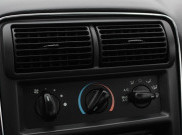 Ngabuburit Berfaedah dengan Merawat AC Mobil