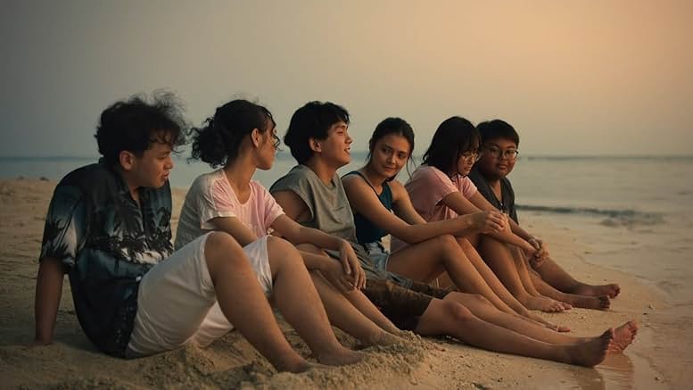 Potret Fenomena Sandwich Generation di Film '1 Kakak 7 Ponakan'