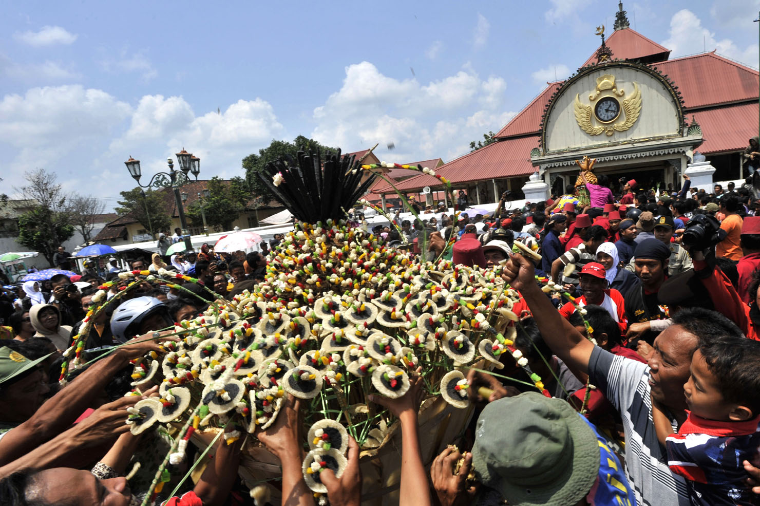 Ragam Tradisi Unik Nusantara Merayakan Hari Raya Idul Fitri