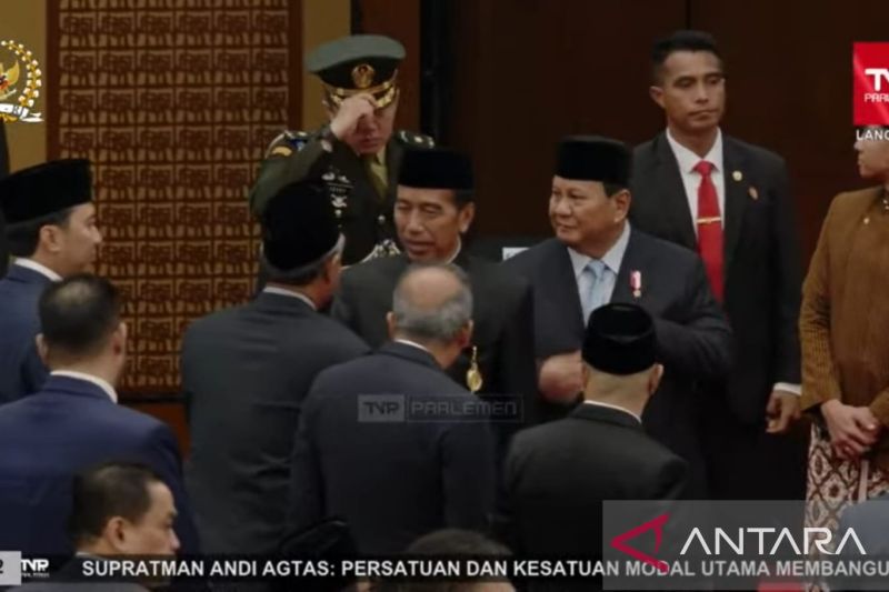 Jokowi Serahkan Tongkat Estafet Kepemimpinan kepada Prabowo
