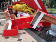 Diterjang Angin, Lampion Shio Macan di Kantor Gibran Ambruk