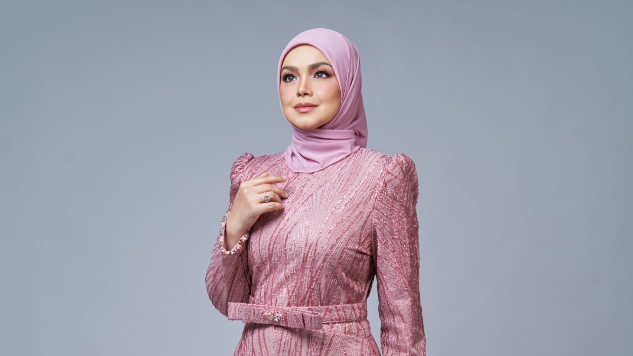 Siti Nurhaliza Nyanyikan Lagu Ciptaan Erwin Gutawa Berjudul 'Sejarah'