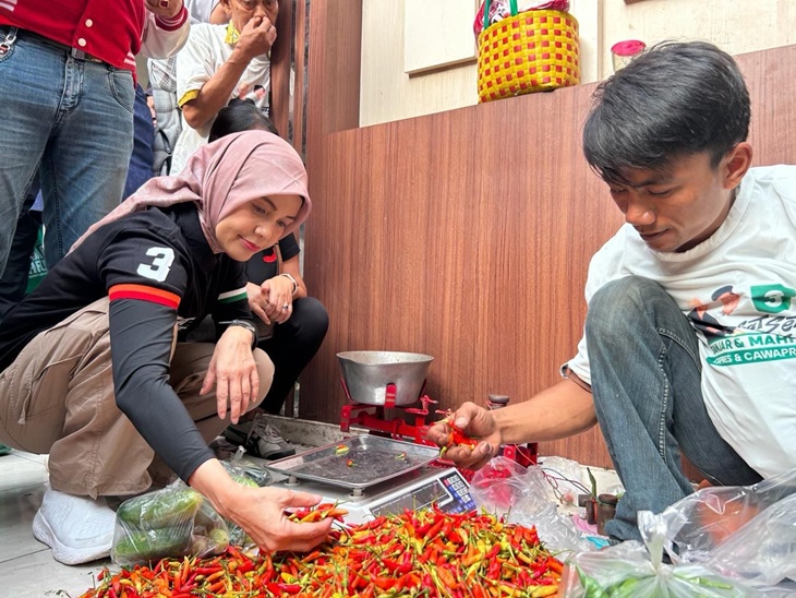 Blusukan di Pasar Induk Bondowoso, Atikoh Dicurhati Kenaikan Harga Bahan Pokok