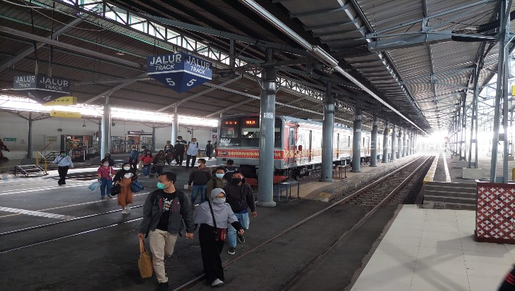 kereta solo