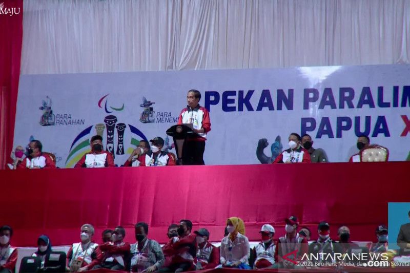 Tutup Peparnas XVI Papua, Jokowi: Torang Hebat!
