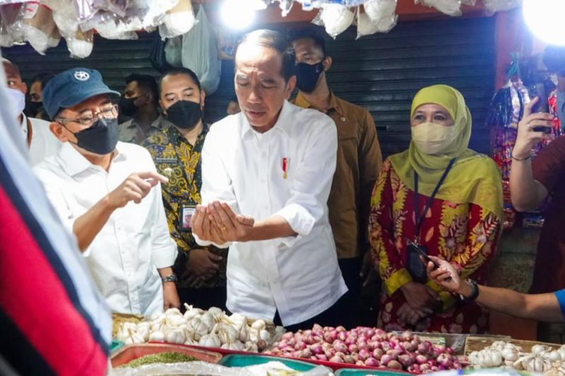 Pengamat Sebut Jokowi Ingin Pilpres 2024 Diikuti 2 Poros