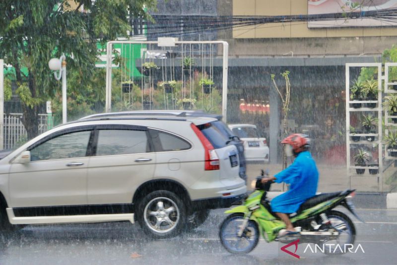 Prakiraan BMKG: Hujan Kembali Turun di Sebagian Besar Wilayah Indonesia pada Rabu, 18 Desember