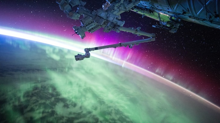 Astronaut Berbagi Swafoto Menakjubkan Selama Perjalanan Angkasa Luar