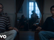 Video Musik 'Menunggu Giliran' dari for Revenge Tampilkan Cak Lontong