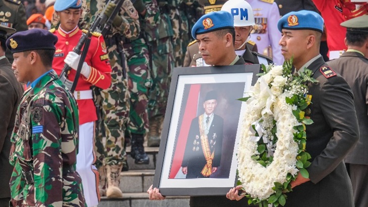 Prosesi pemakaman jenazah Presiden ke-3 Republik Indonesia, BJ. Habibie di Tempat Makam Pahlawan Kalibata, Jakarta, Kamis, (12/9/2019). (Merahputih.com/Rizki Fitrianto)