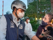 Sambil Bawa Sepeda, Anies: Nanti Ya UMP Lagi Proses
