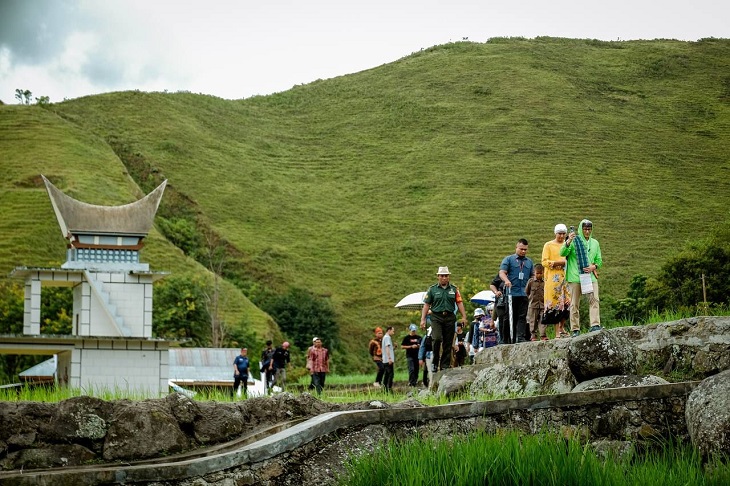 bukit holburg