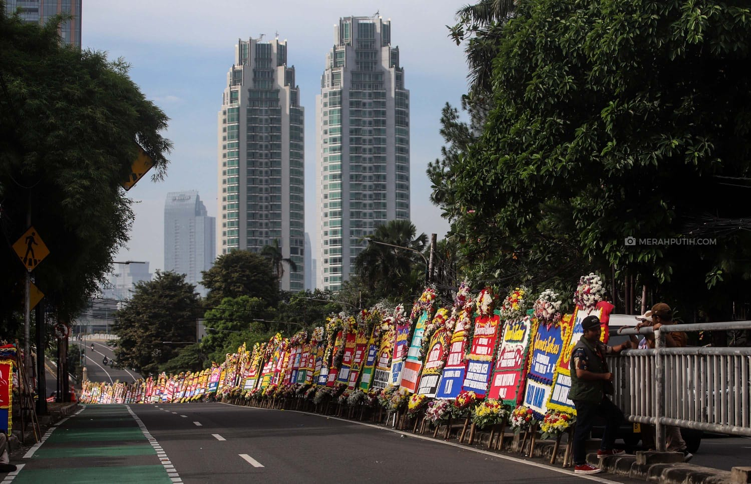 Ribuan Karangan Bunga Banjiri Peresmian Graha PENA 98 di Jakarta Pusat