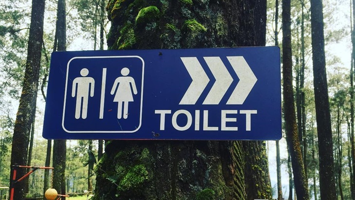 Toilet Umum di Negeri Aing, Menolong Tapi Harus Siap Bayar