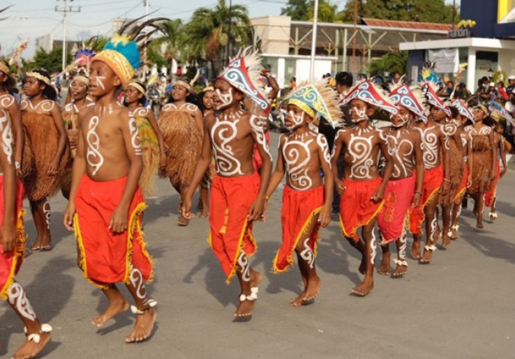 UKM Papua Bergeliat, Festival BMW Dipenuhi Produk Asli 