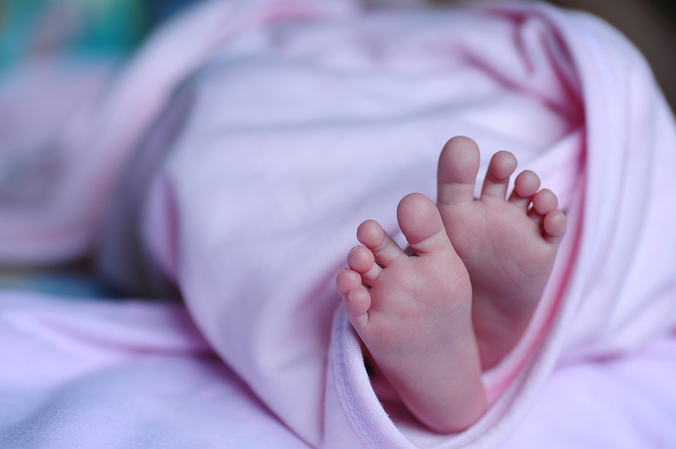 Selimut menjadi alas bayi dimanapun (Pixabay/Jangan lupa membawa popok (Pixabay/christianabella)