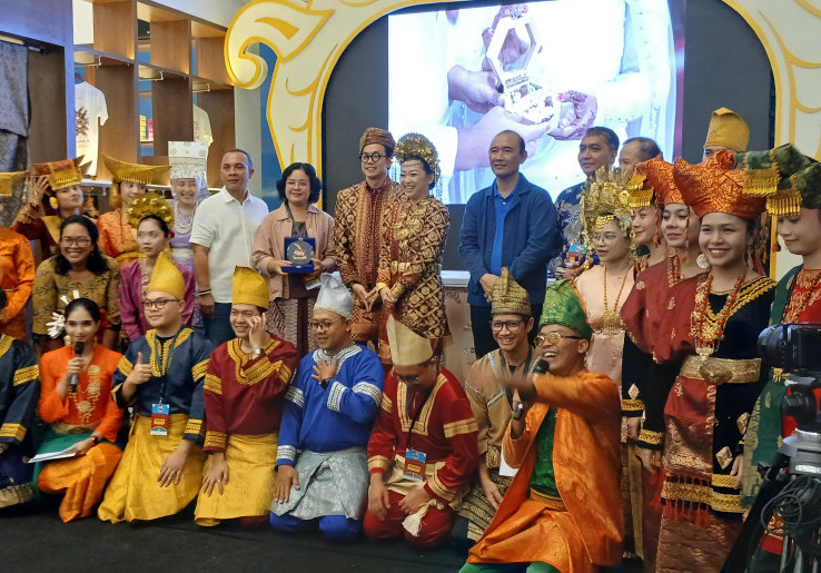 Dukung Pendidikan lewat Program CSR, Roemah Koffie Serahkan 20 Komputer ke Sekolah Daerah Penghasil Biji Kopi